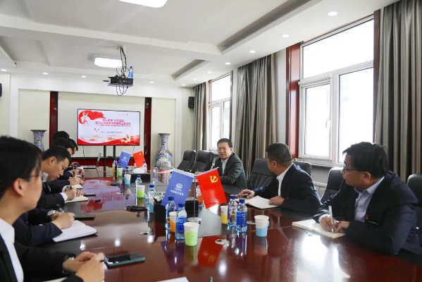 中鐵水務集團黨委副書記、總經理王文剛到銀川西線供水項目辦黨支部開展形勢任務教育
